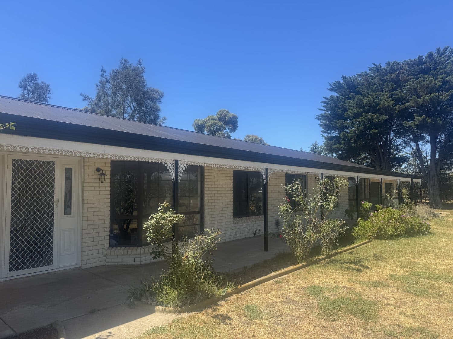 Brick exterior & lacework by Unlimited Painting & Coating in Melbourne's western suburbs