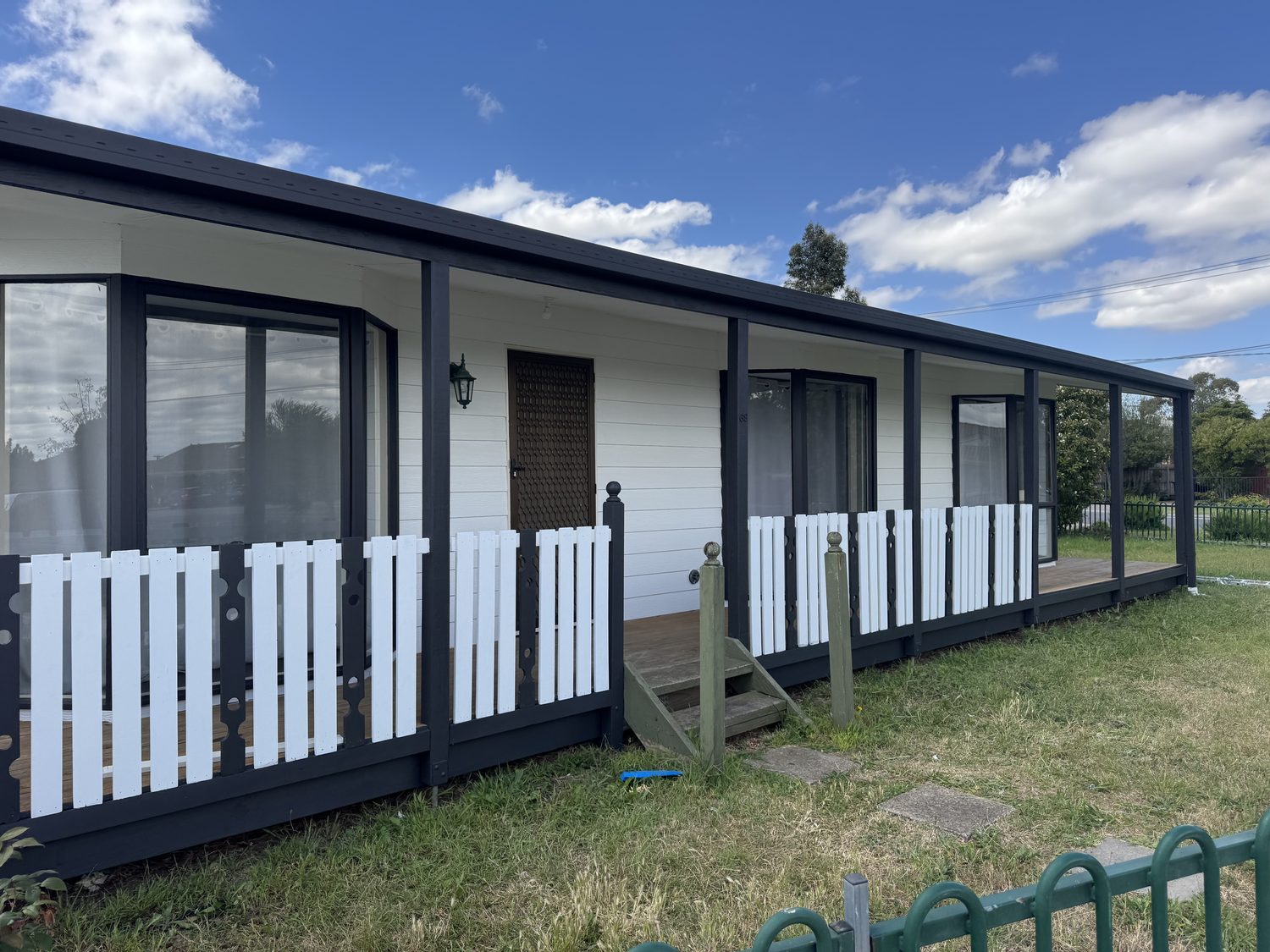 Weatherboard & trim by Unlimited Painting & Coating in Melbourne's western suburbs